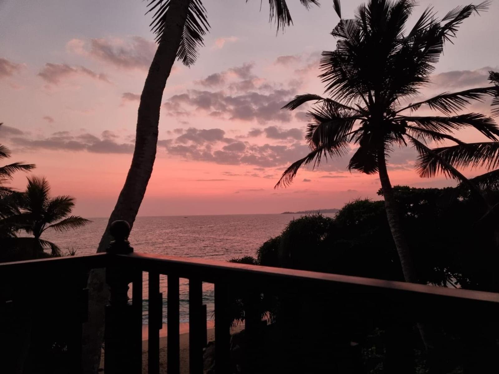 Hotel Lakma Sea View à Mirissa Extérieur photo